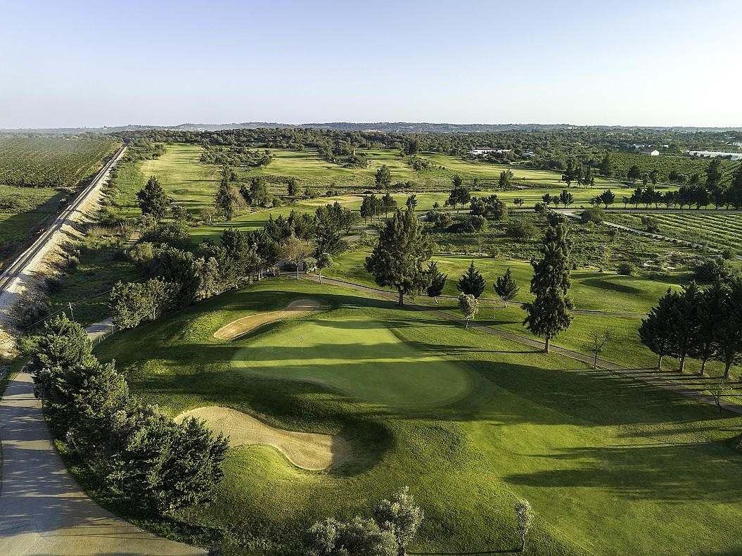https://mail.portugalgolfcourses.info/uploads/golf-courses/Silves_Golf_Course_56BBRFeqq8_20240609115707.jpg